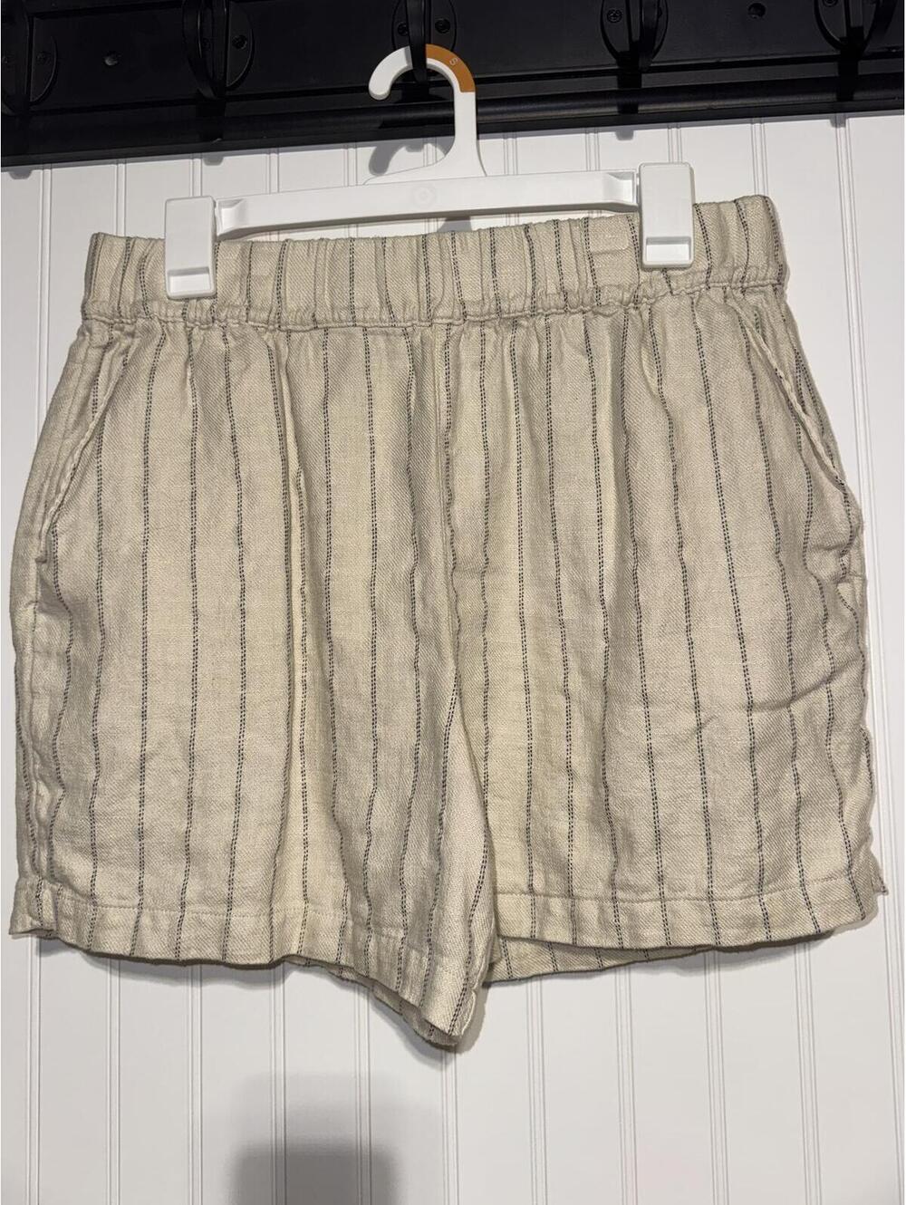 Blank NYC Linen Blend Striped Pull On Casual Summer Shorts Cream Black Adult M